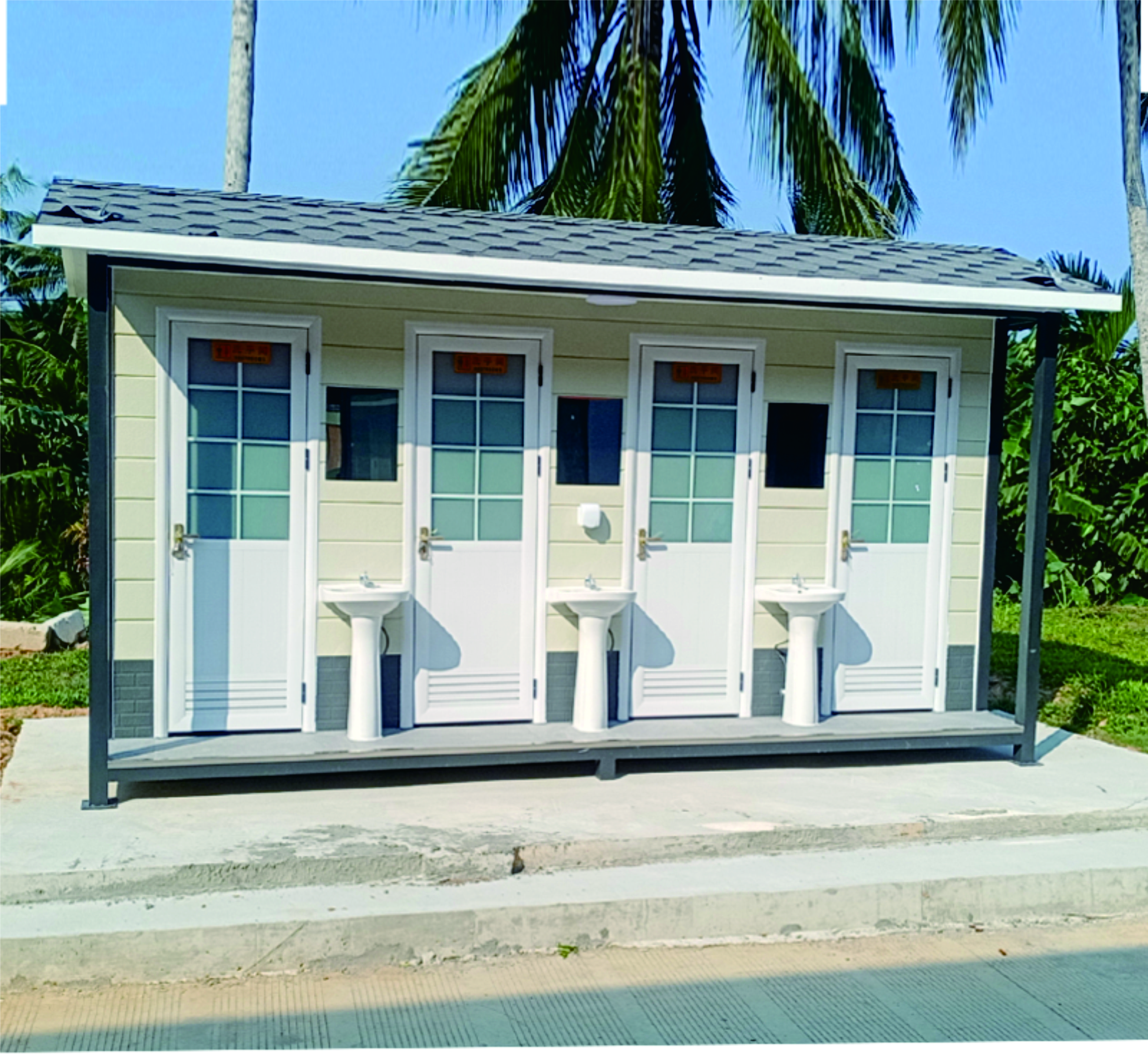 金屬雕花板移動(dòng)廁所